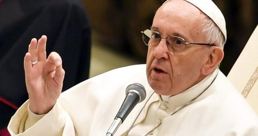 Papa Françesku merr dozën e tretë të vaksinës anti-Covid