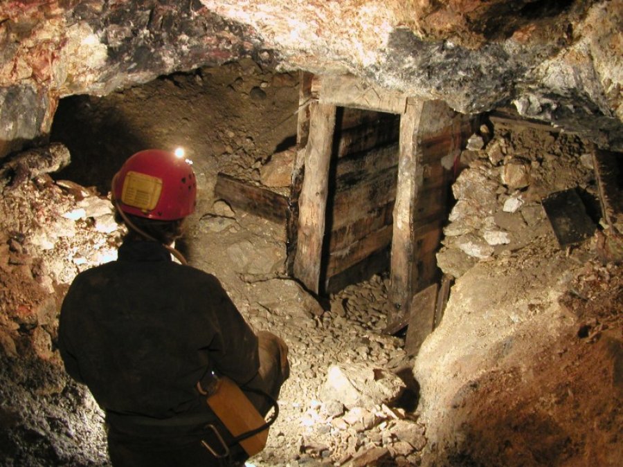 Shpërtheu gazi në minierë duke djegur tre punonjës, policia procedon brigadierin