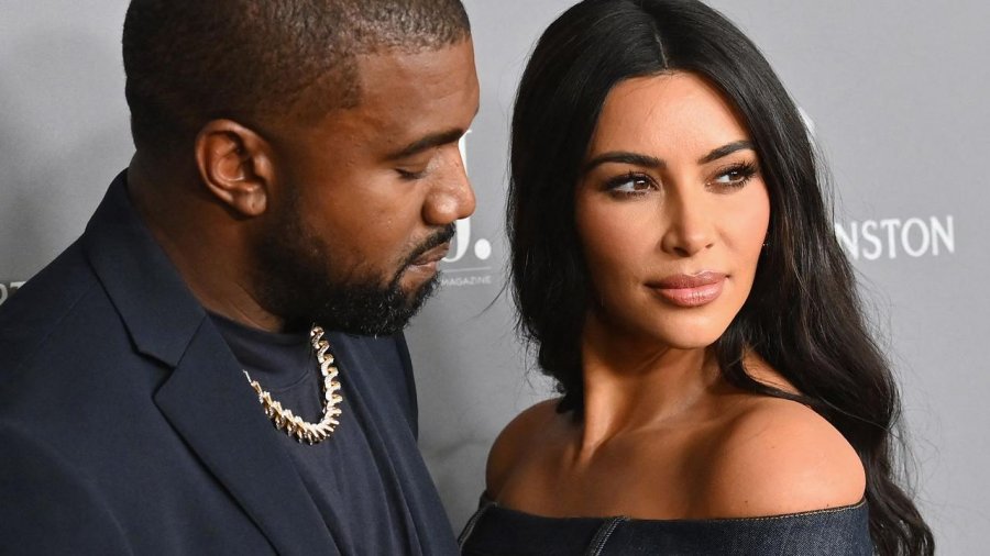 FOTO/ Kim Kardashian dhe Kanye West shihen pranë njëri-tjetrit
