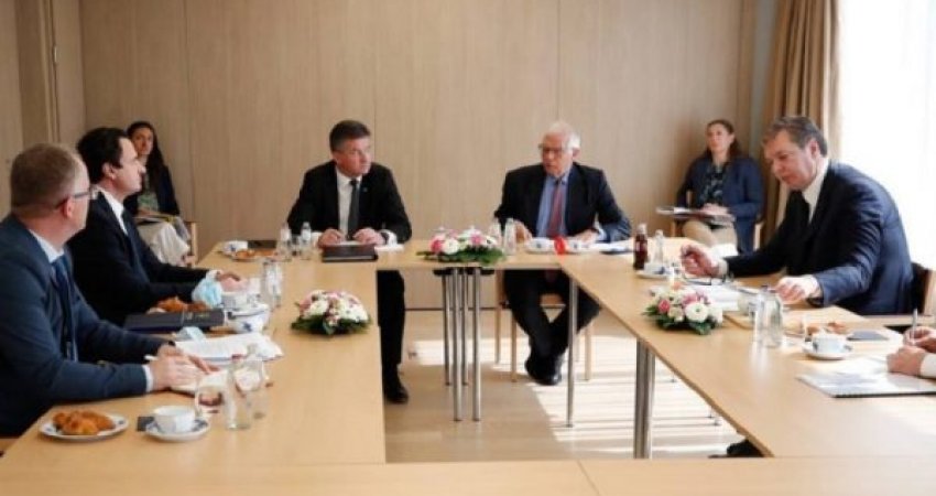 Borrell bën thirrje që Kosova e Serbia t’i kthehen dialogut
