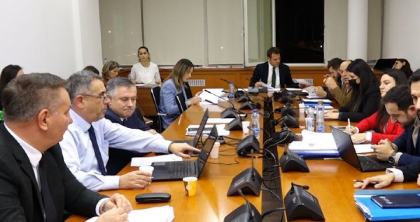 ​Komisioni shqyrton buxhetin në lexim të dytë, Muratit i kërkohet rritja e buxhetit për RTK-në