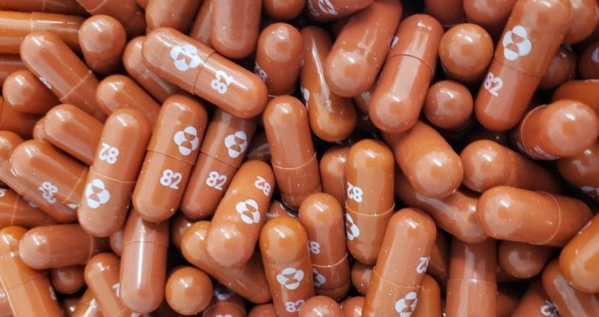 Kompania Merck thotë se pilula e saj kundër COVID-19 duhet të jetë efektive kundër variantit Omicron