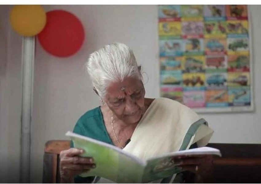 Njihuni me gruan 100 vjeçare që ka dashur gjithmonë të arsimohet, por sapo ka mësuar të lexojë dhe të shkruajë