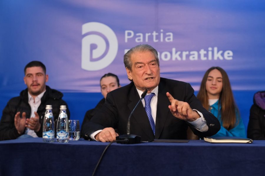 'Nuk është betejë personale'/ Berisha: Isha betuar që Bashën s'do ta pranoja kryetar të PD këtë mandat