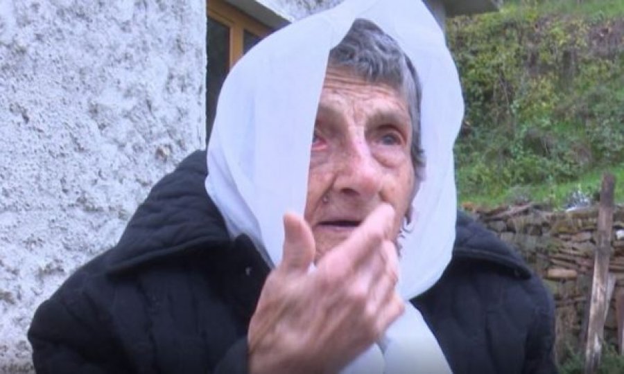 ‘40 mijë lekë marr, ku t’i çoj më përpara nëna?’, 94-vjeçarja apelon për ndihmë