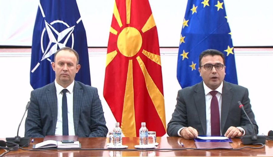 Zaev firmos marrëveshjen për hyrjen e 'Alternativës' në qeverinë e Maqedonisë së Veriut