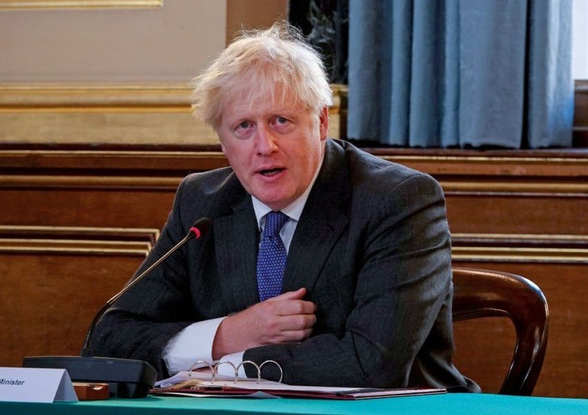 Anglia po i kthehet normalitetit, Boris Johnson: S’ka më nevojë për maska e pasaporta të Covidit