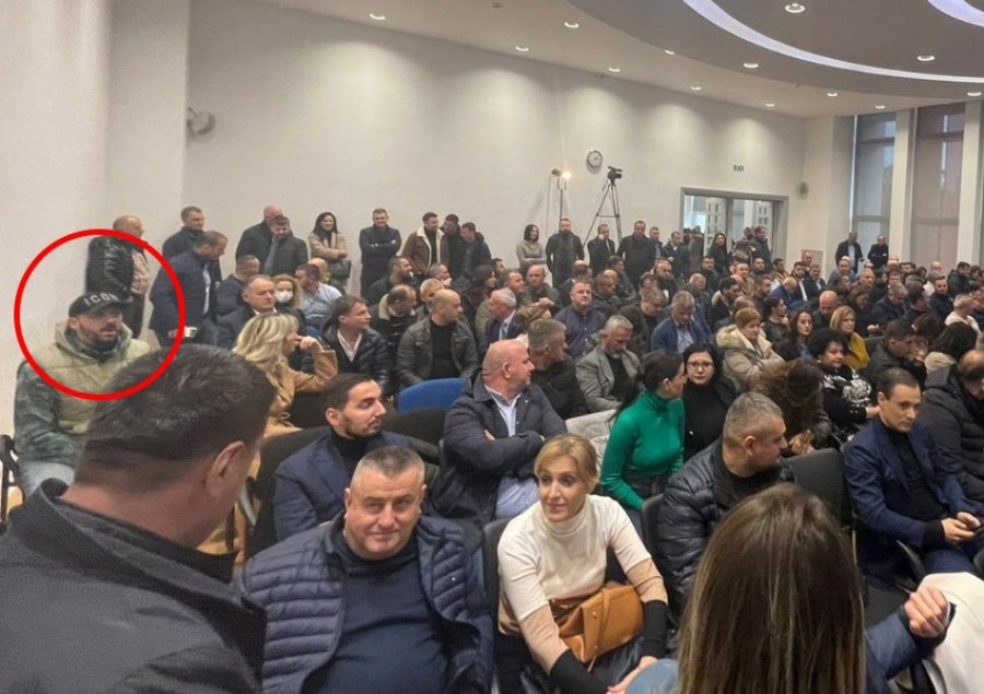 FOTO/ Zbulohet manipulimi i deputetit Basha me Këshillin Kombëtar. Nuk është anëtar, por ndodhet në sallë