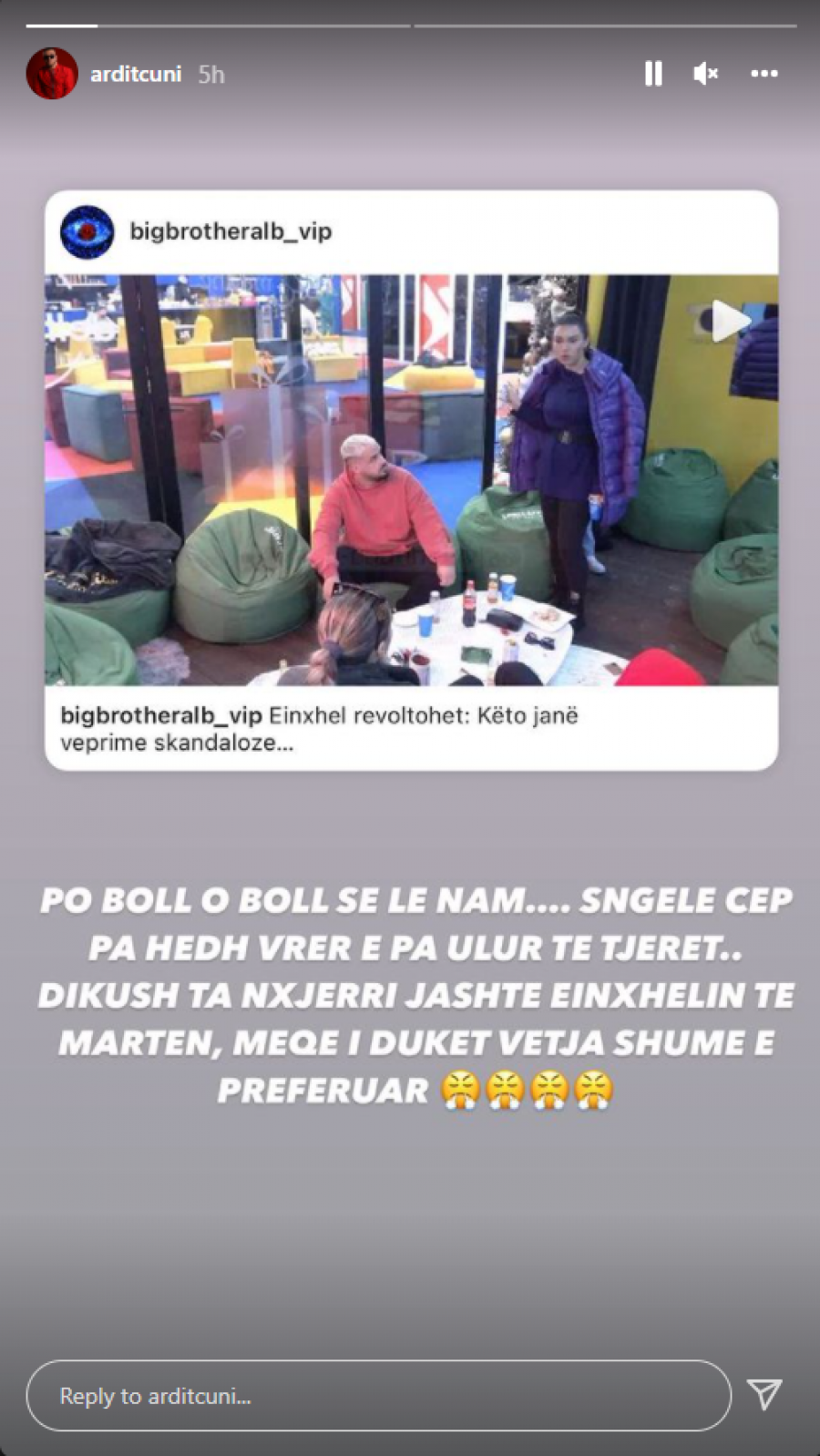 ‘Boll se le nam!’/ Arditi i del kundër publikisht Einxhel 1 Image