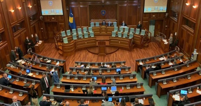 Ja si po e bllokon Lista Serbe qëllimshëm punën e Kuvendit të Kosovës 