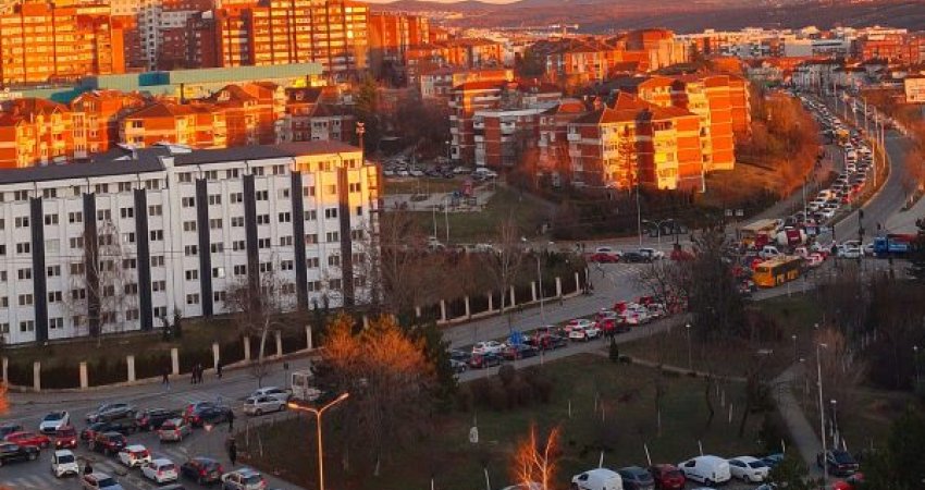 Semaforët e ndalur, bllokohet Prishtina