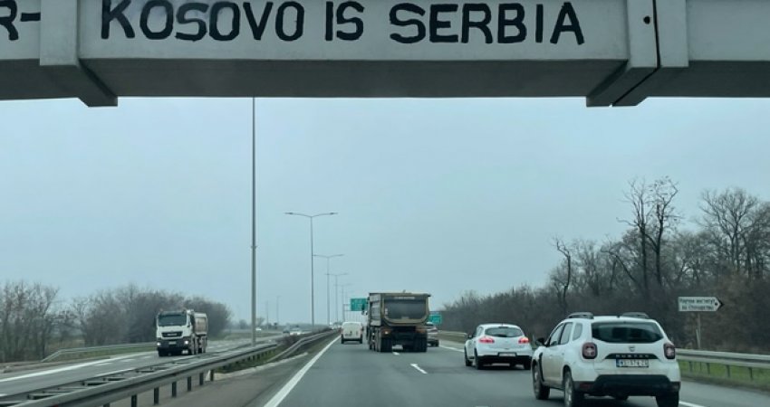 Provokohen rëndë mërgimtarët që i bien nga Serbia për të ardhur në Kosovë (Foto) 