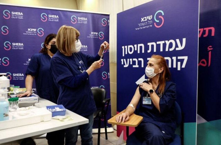 Izraeli nis aplikimin e dozës së katërt të vaksinës anti-Covid