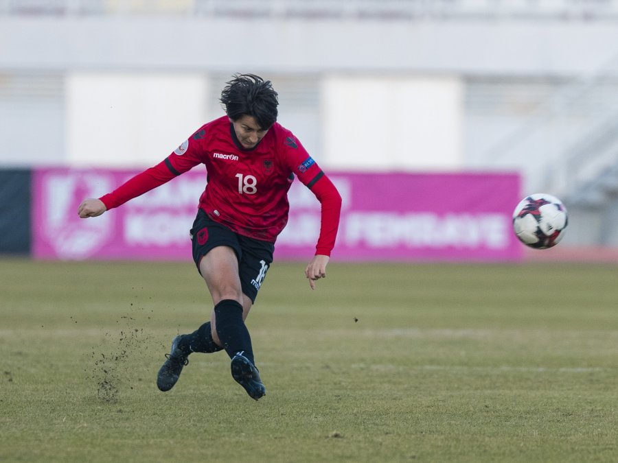 ‘Ëndërr e bërë realitet’/Esmeralda Franja rrëfen eksperiencën e saj si futbolliste