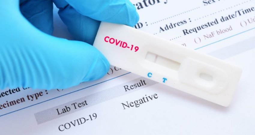 Vdes një person që ishte i infektuar me COVID-9