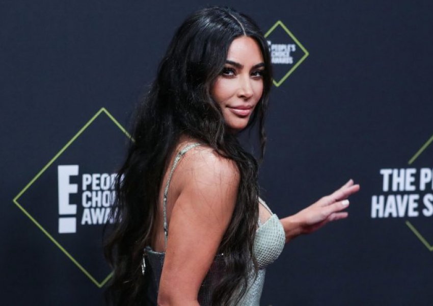 Pas grabitjes, Kim Kardashian: 'Mbaj bizhuteri të rreme'