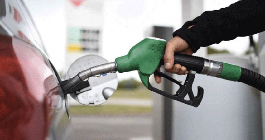  Pas dy dekadash, çmimi i benzinës shënoi rekord të ri në SHBA