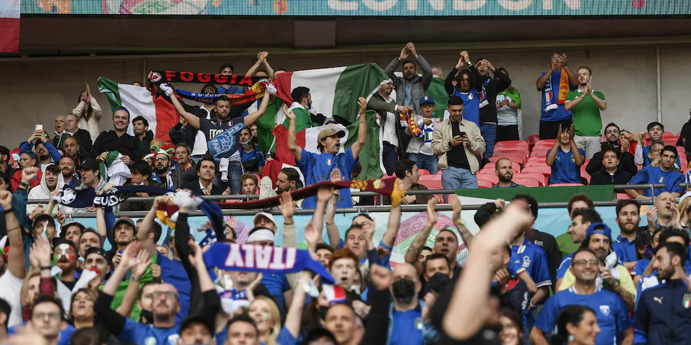 Euro 2020: Qeveria britanike nxjerr rregullat për tifozët italian që duan të shohin ndeshjen live