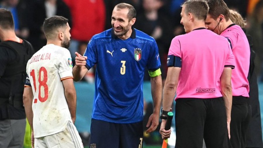 ‘EURO 2020’: Chiellini zbulon episodin me Jordi Alba para penalltive