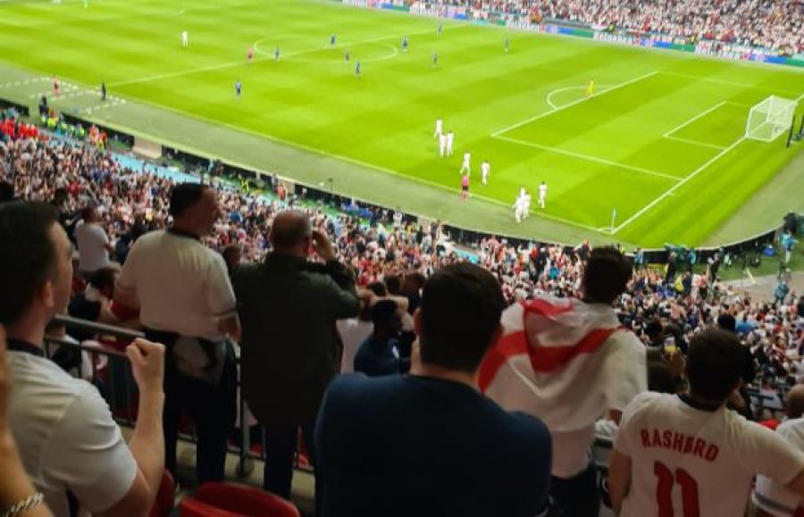 I gëzohet golit të Anglisë/ Kush është i ftuari VIP në shkallët e ‘Wembley’?
