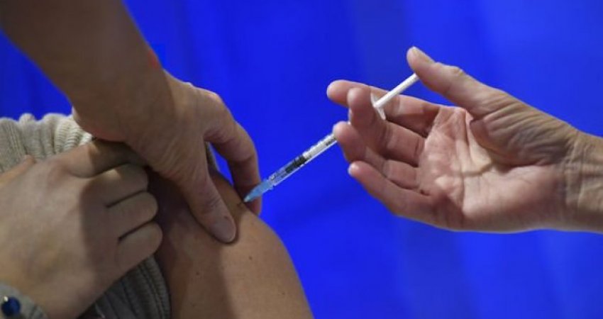 Studim i ri: Katër efekte anësore të reja të raportuara në trup nga vaksina Pfizer