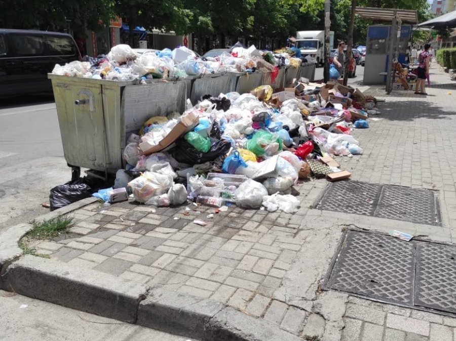 Durrësi nën plehra, qeveria harxhon 12 mln euro për menaxhimin, shumicën tek inceneratorët
