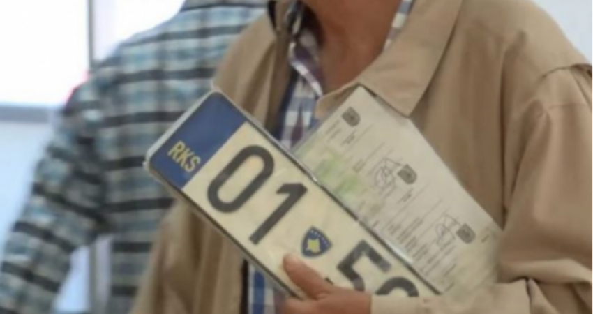 Pagesa shtesë prej 5 euro për regjistrimin e veturës e tepërt për qytetarët
