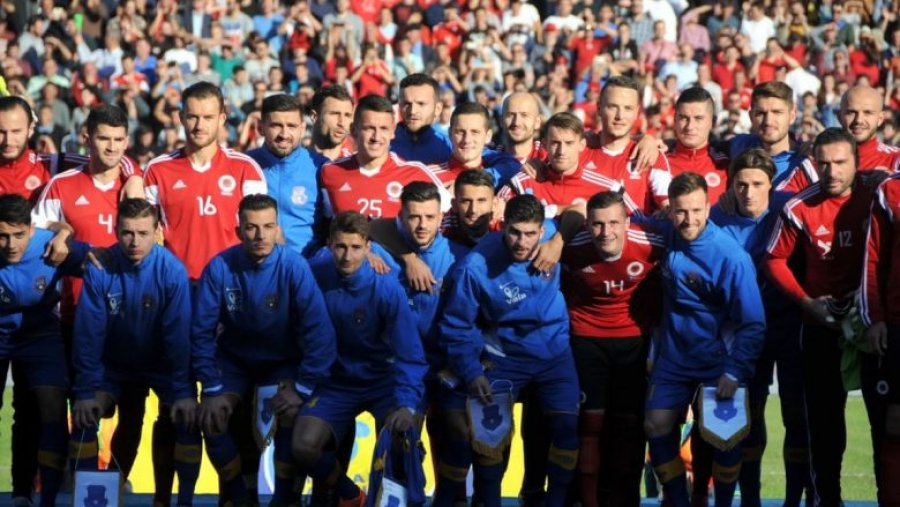 Miqësore Kosovë-Shqipëri/ Veteranët e futbollit nderojnë legjendën Fadil Vokrri