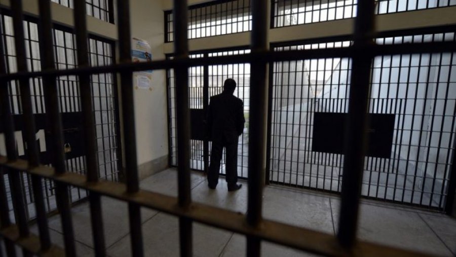 Sherr mes shqiptarëve në burgun grek, plagoset 39 vjeçari