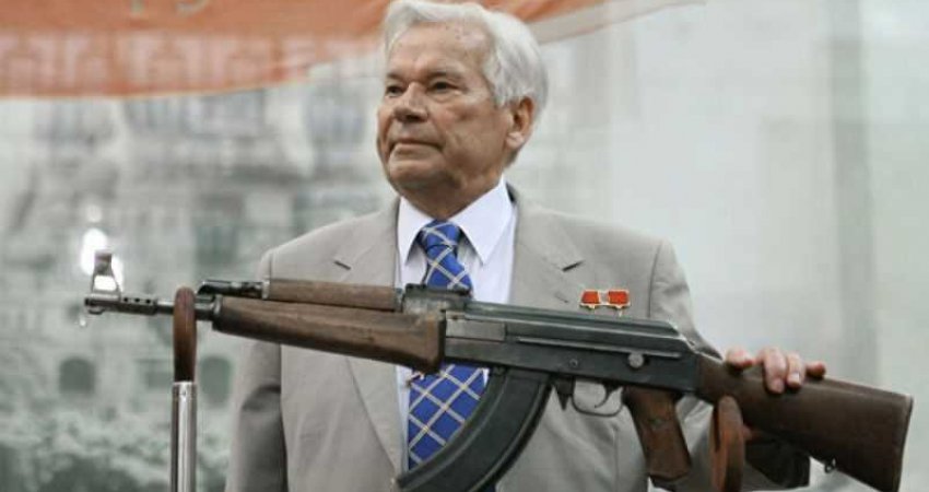 Para vdekjes, krijuesi i 'AK-47' Kallashnikov la letrën: Jam penduar për armën që shpika