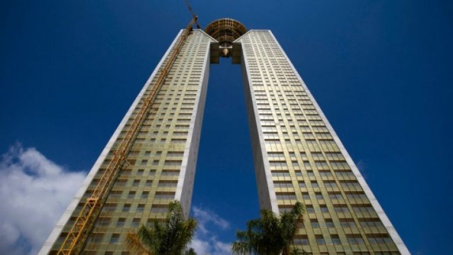 FOTO/ Përfundon ndërtesa më e lartë në BE, apartamenti më i lirë kushton 275 mijë euro