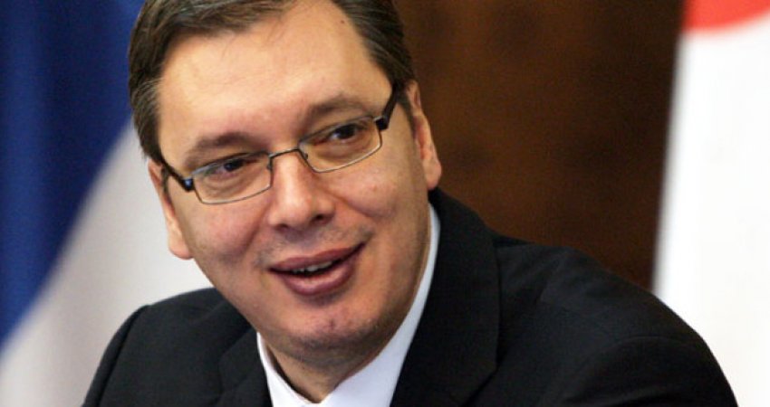  Vuçiq flet me mburrje për kohën sa ishte ministër i Millosheviqit