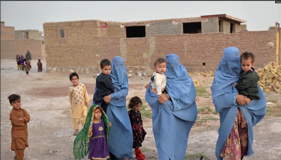 ‘Fitorja e talebanëve’ çon Afganistanin drejt krizës humanitare