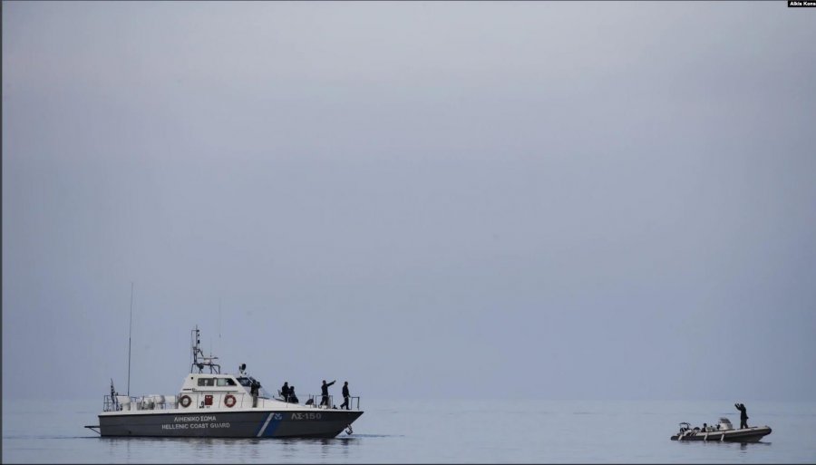 Tragjike/ Anija me migrantë fundoset afër ishullit grek