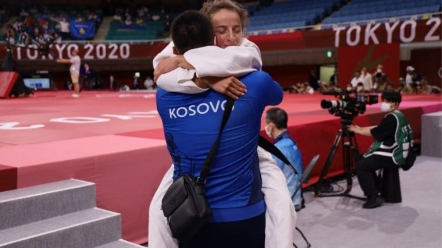 Kosova siguron medaljen në Olimpiadë, Distria Krasniqi në finalen e xhudos