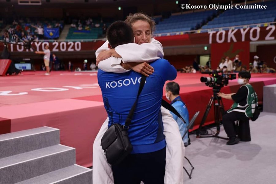 Xhudistja kosovare Distria Krasniqi fiton medalje ari në 'Tokio 2020'