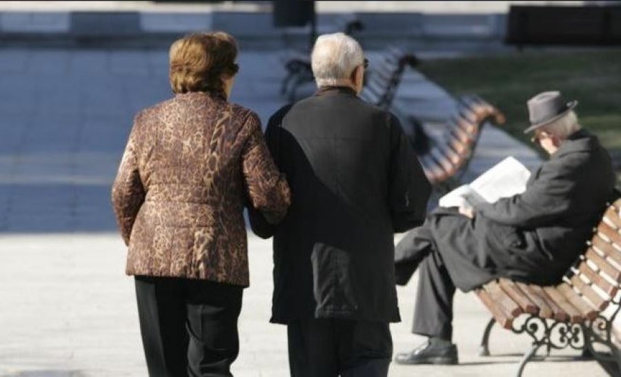 Rritja e moshës që lë punën dhe pandemia ulin kohën e gëzimit të pensioneve më 2020