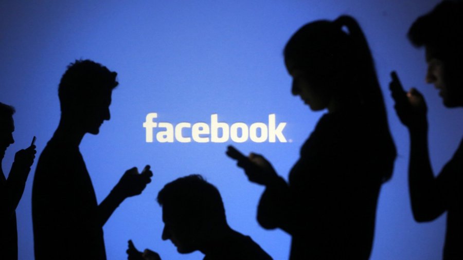‘Facebook’ kufizon reklamat e ndryshme për fëmijët nën 18 vjeç
