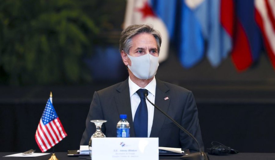 Vendimi për Berishën/ Washington Times: Kongresmeni e vuri me shpatulla për muri Blinken 
