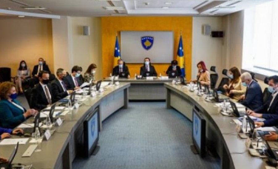 Qeveria e Kosovës miraton heqjen e leje qëndrimit të përkohshëm me Shqipërinë
