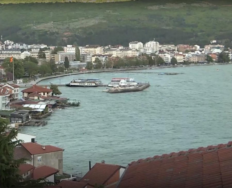 Ohri rrezikon të nxirret nga UNESCO për shkak të ndërtimeve pa leje