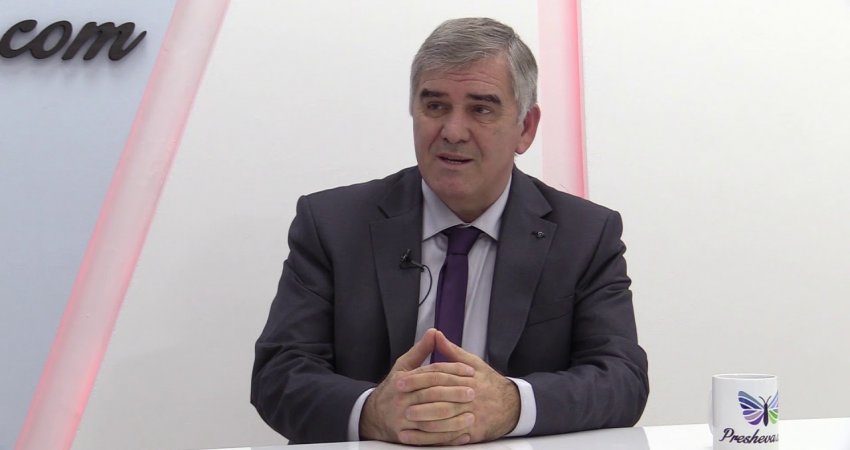 Serbofili Demo Berisha në vijë me Petkoviçin: Patriotizmi i tepruar në Kosovë po shkatërron ndërtesat fetare