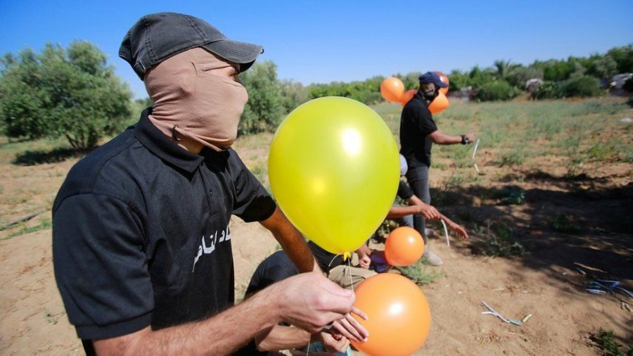 Izraeli bombardon sërish në Gaza, pas lëshimit të balonave të zjarrit