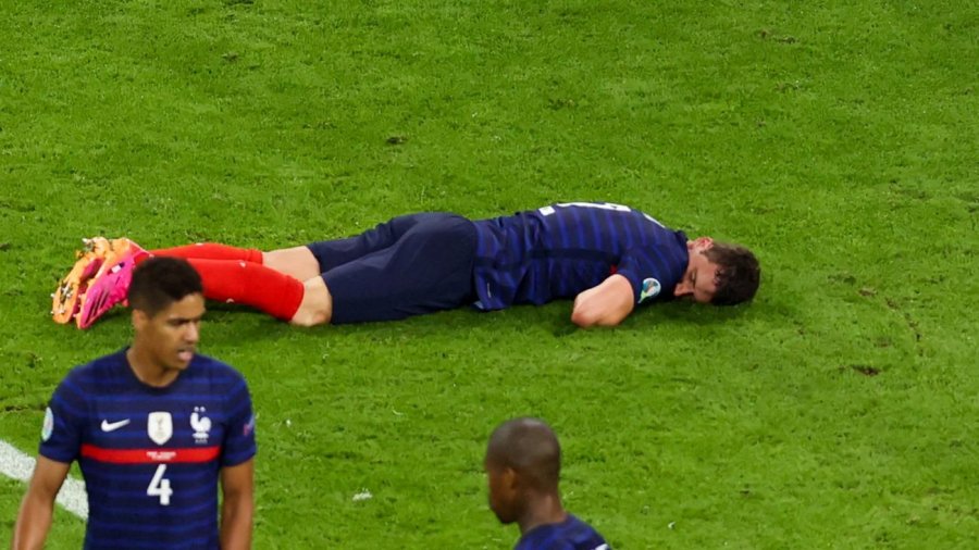 Tjetër moment i frikshëm në ‘Euro 2020’, Pavard qëndroi i shtrirë në fushë pa ndjenja për 15 sekonda