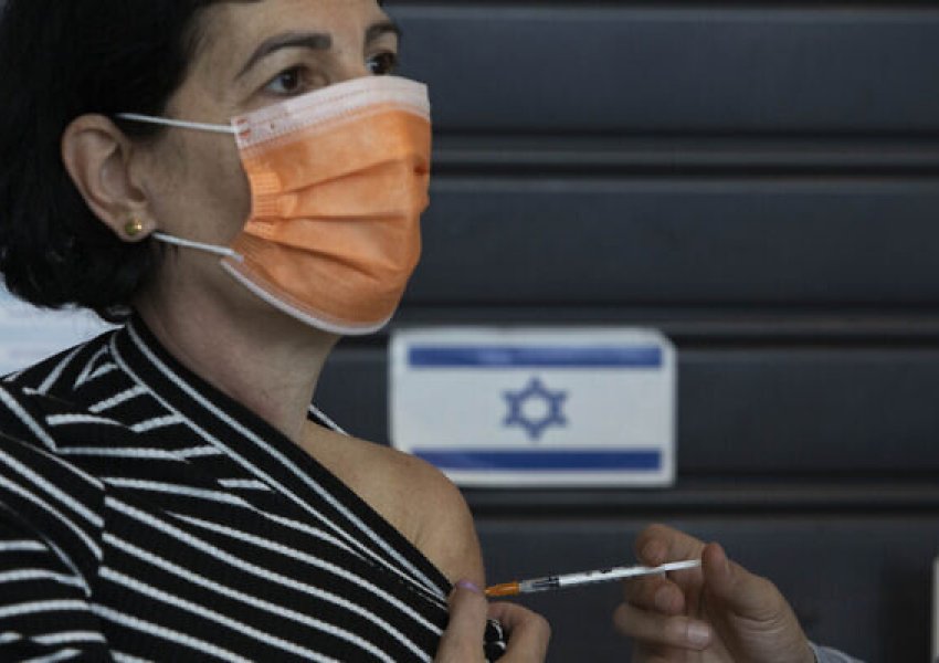 Izraeli do të dërgojë 1 milion doza vaksine tek Autoriteti Palestinez