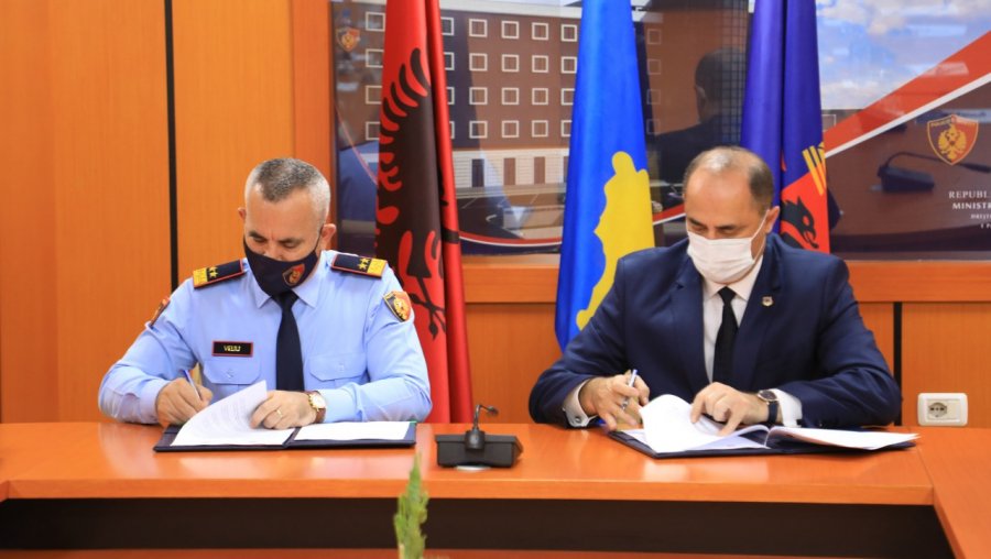 Nënshkruhet memorandumi/ Policia e Kosovës dhe ajo e Shqipërisë shërbime të përbashkëta të policisë rrugore