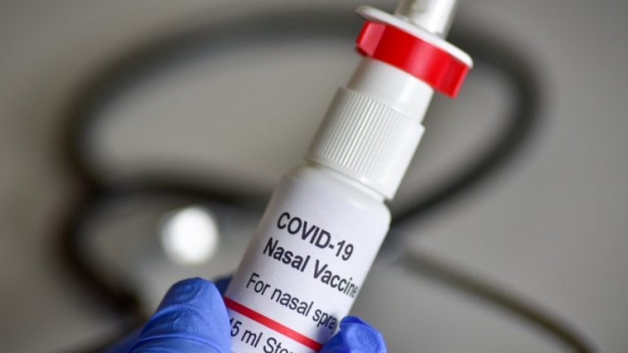 ‘Mund të jetë më i efektshëm’/ Fillojnë provat e vaksinës kundër Covid me spërkatje në hundë