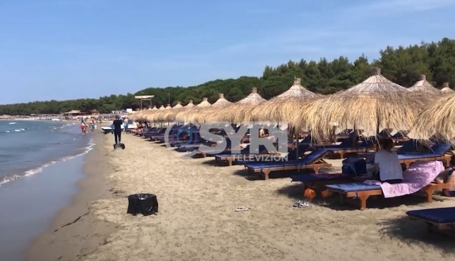 VIDEO/ Plazhi i Zvërnecit pa roje bregdetare, pushuesit: Kemi frikë të lejmë fëmijët në det