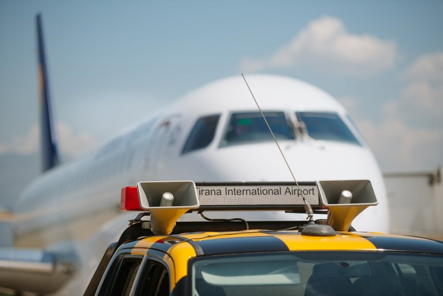 Aeroporti i Rinasit: Nisin fluturimet me pasaporta bimetrike drejt Gjermanisë, ja dëshmitë që ju kërkohen 