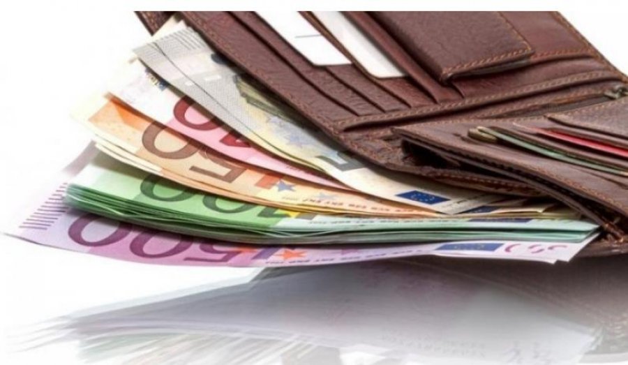 I vodhi familjares portofolin me 12 mijë euro, arrestohet gruaja në Fushë-Kosovë